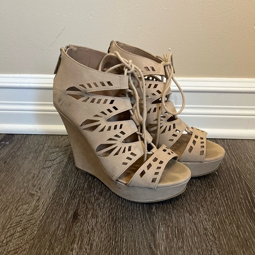 Platform Heels - Picture 3 of 8